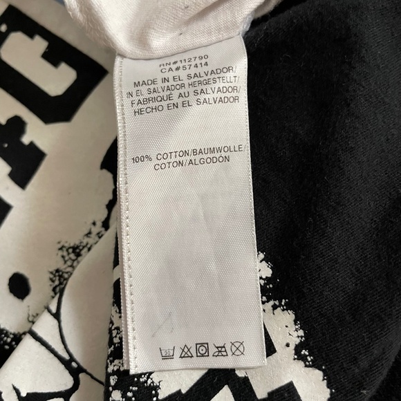 True Religion Half Split Logo Graphic Tee Mens Medium Urban Street Preppy Shirt - Picture 8 of 11